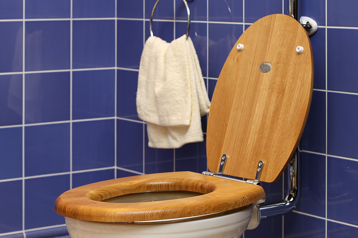 Wood sale toilet lid