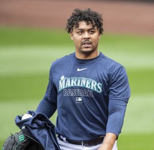 Mariners deal with rare Fourth of July with no baseball game