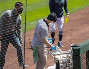 Mariners deal with rare Fourth of July with no baseball game