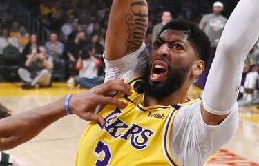 Lakers' Anthony Davis to wear own name on jersey in Orlando