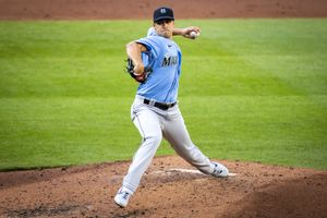 Mariners plan to shift to six-man rotation next week