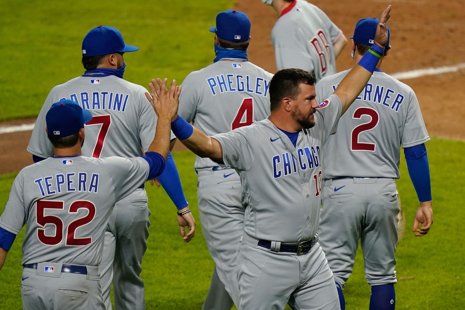 Rizzo homers again, Lester tough as Cubs beat Reds 8-1