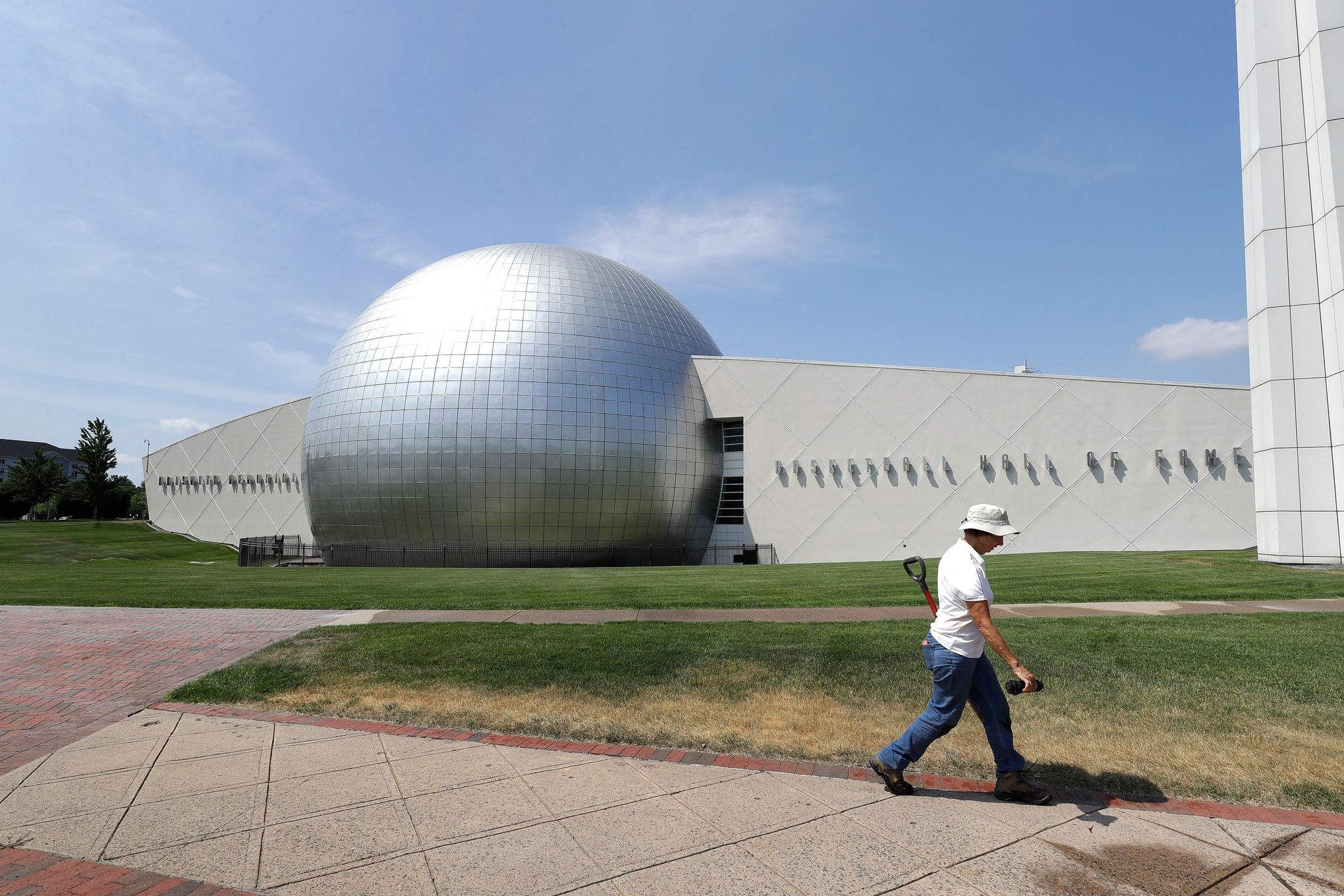 The Naismith Memorial Basketball Hall of Fame :: Center Court