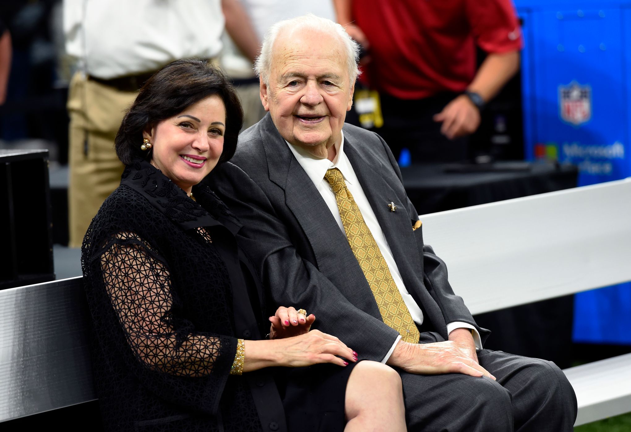 Saints owner Tom Benson memorialized by fans, media and employees