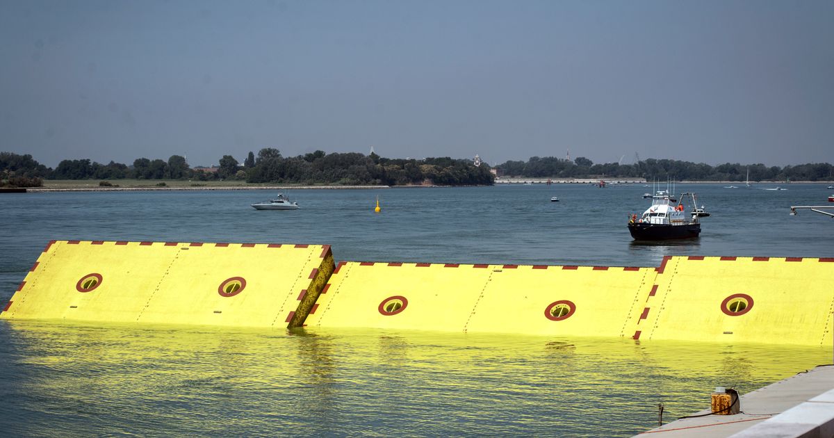 Flood-weary Venice puts ‘Moses’ inflatable barriers to test | The ...