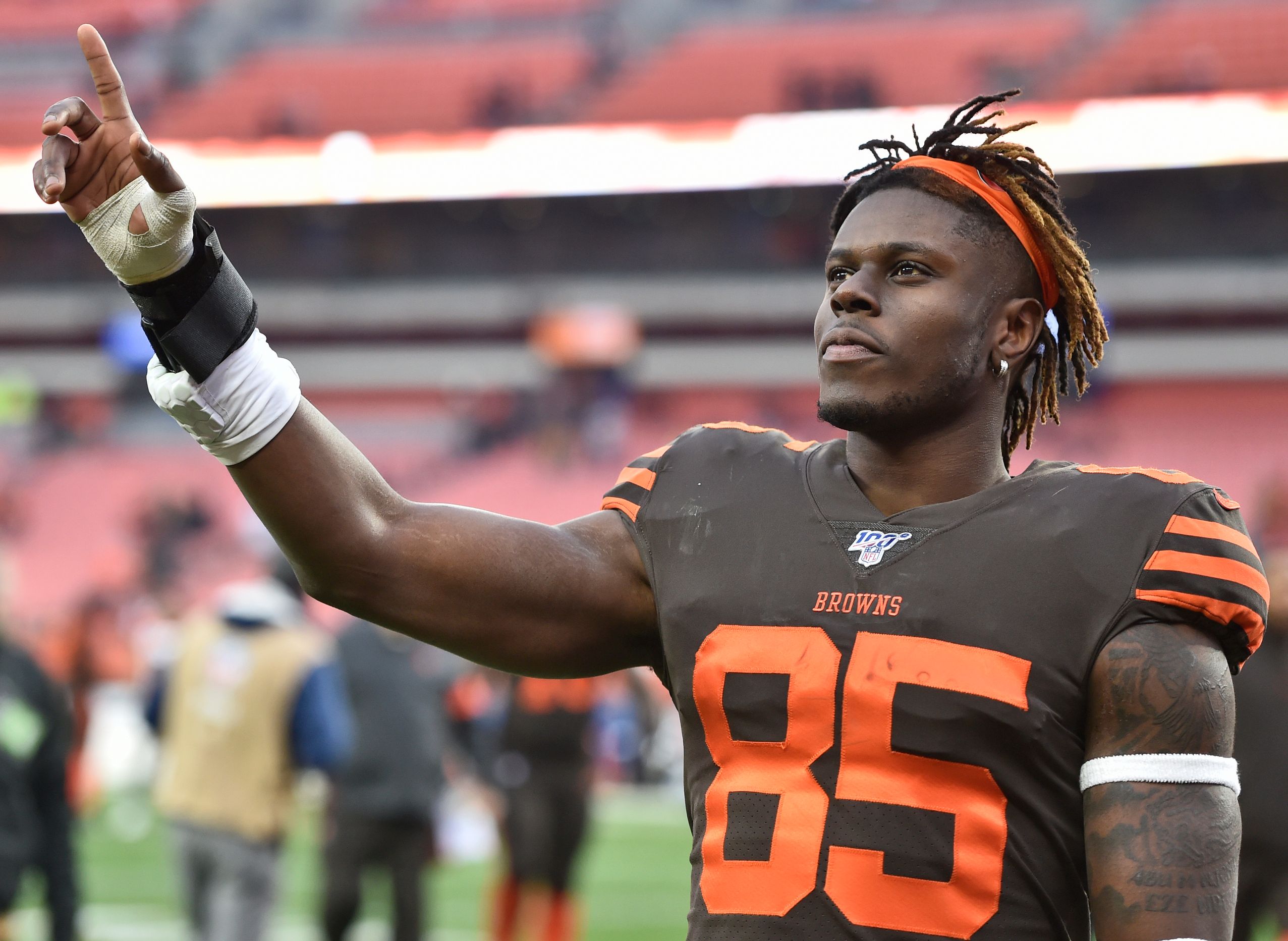 AP Source: Agent Asks Browns To Trade Tight End David Njoku | The ...