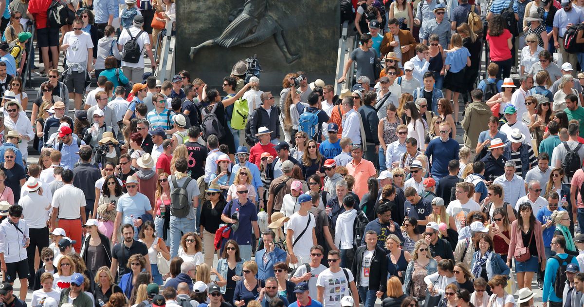 Frans Fans French Open to allow fans in stands at the tournament | The Seattle Times