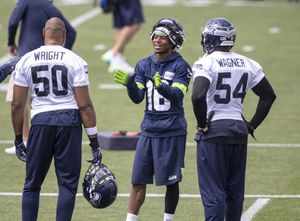 Seahawks: Tyler Lockett opens up about playing through mental health  struggles