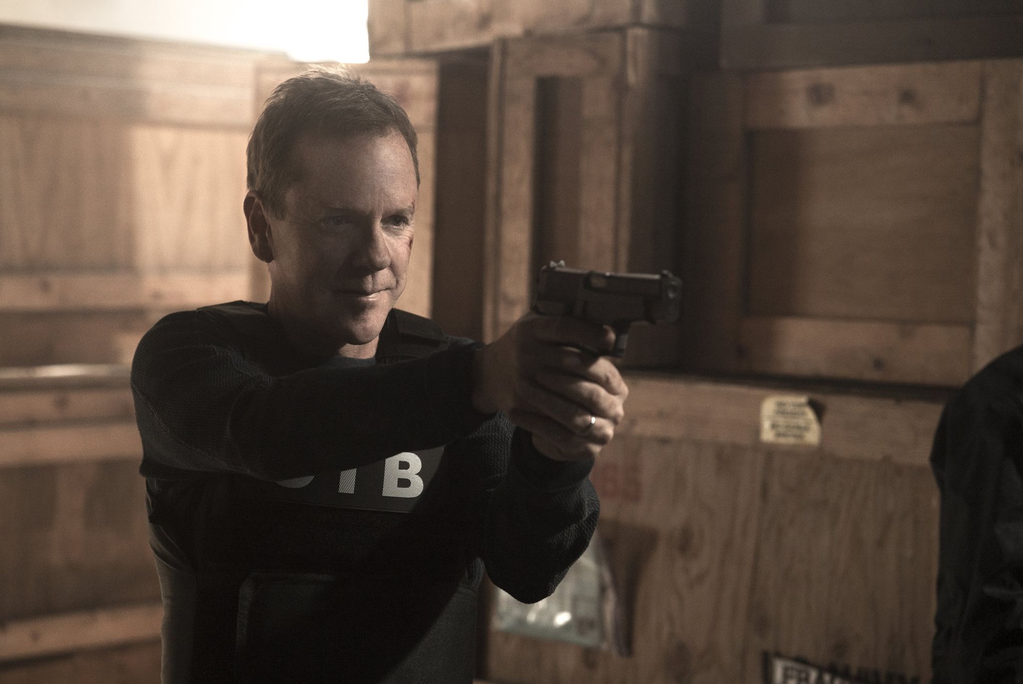 Review: Watching Kiefer Sutherland's 'The Fugitive' over the phone on  Quibi, where episodes run 10 minutes max | The Seattle Times