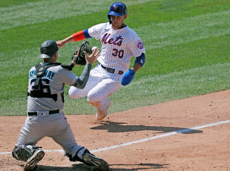 Mets beat Marlins 4-2 behind deGrom, rookie Giménez