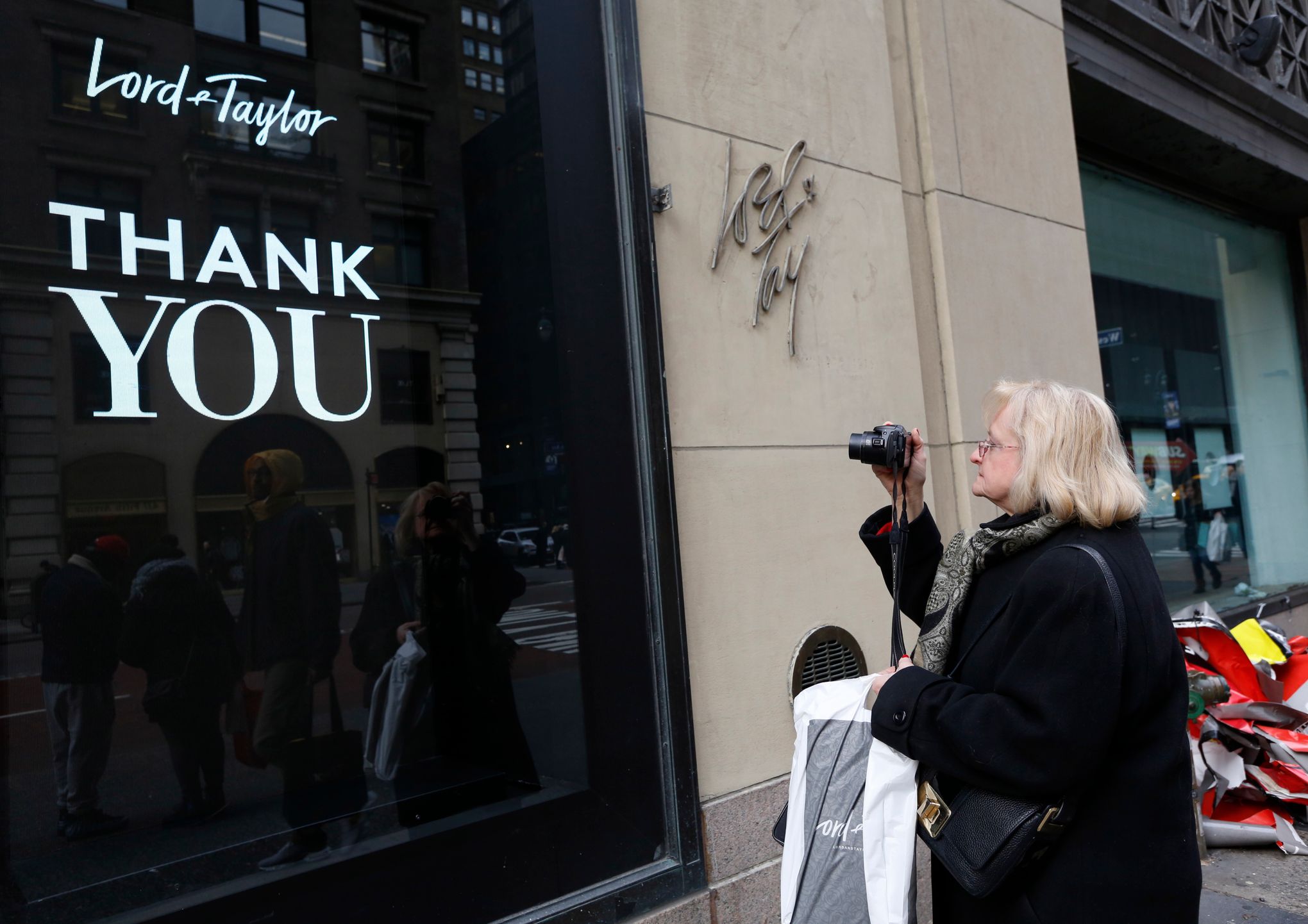 Lord and Taylor to be sold to Le Tote for $100 million
