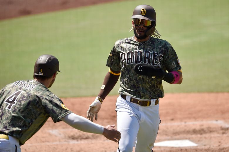 Fernando Tatis Jr. WILD 9th Inning 3-RUN HOMER, ties game in