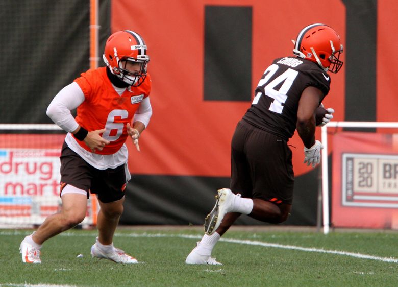 What happened to make Nick Chubb finish short of the NFL's rushing title  again? 