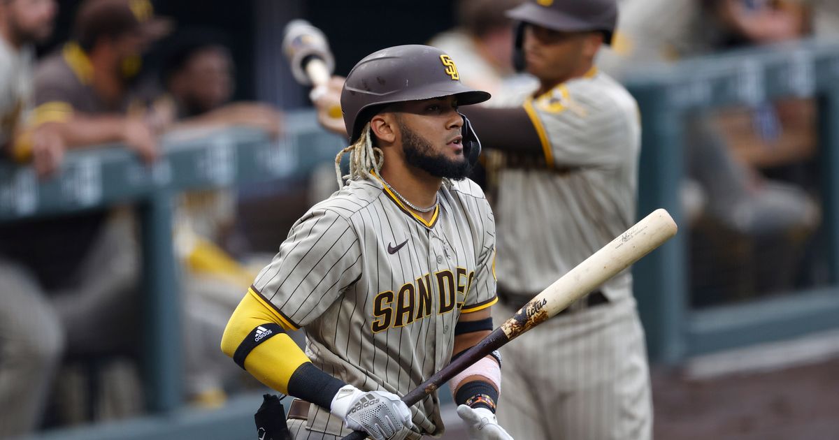 San Diego Padres' Fernando Tatis Jr makes daring play on infield pop up