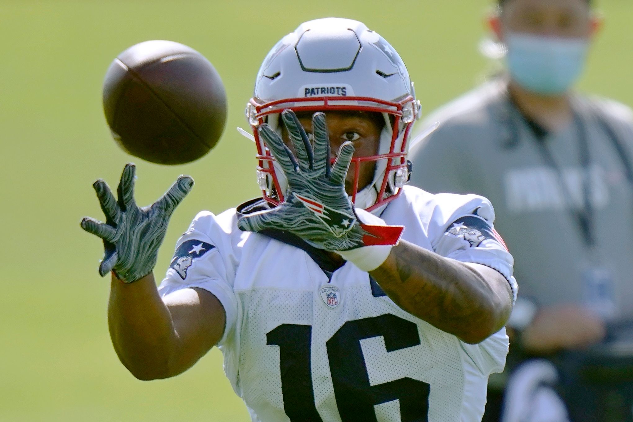 Jakobi Meyers excited for how deep Patriots are at WR, says two players  have stood out in camp 