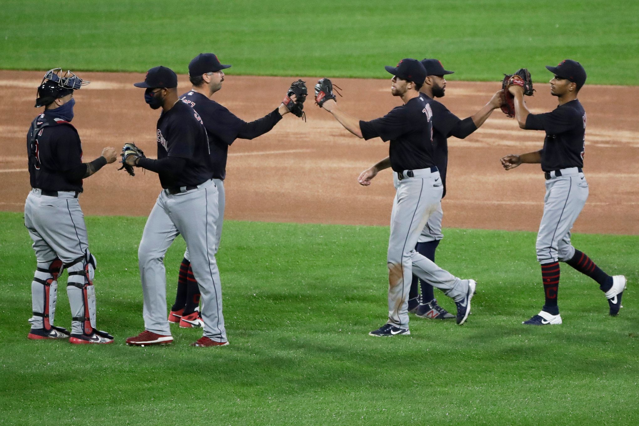 Cleveland Indians squeeze out 5-4 win in extra innings against