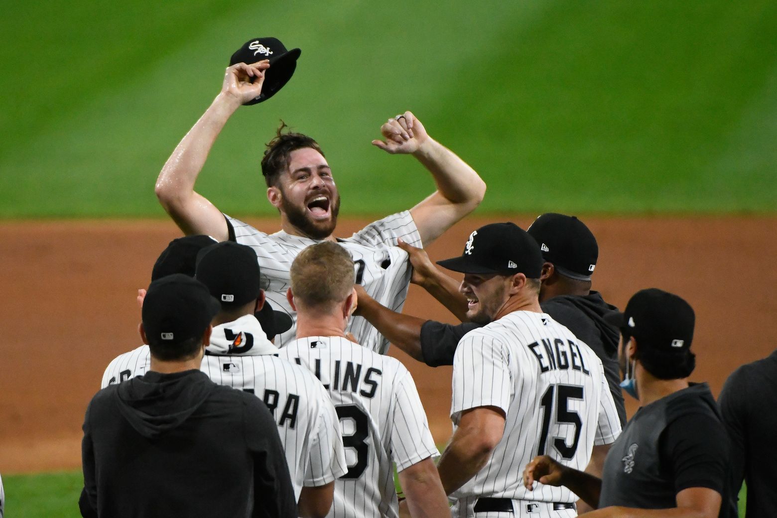 A no-fan no-hitter: Giolito gem leads White Sox over Pirates