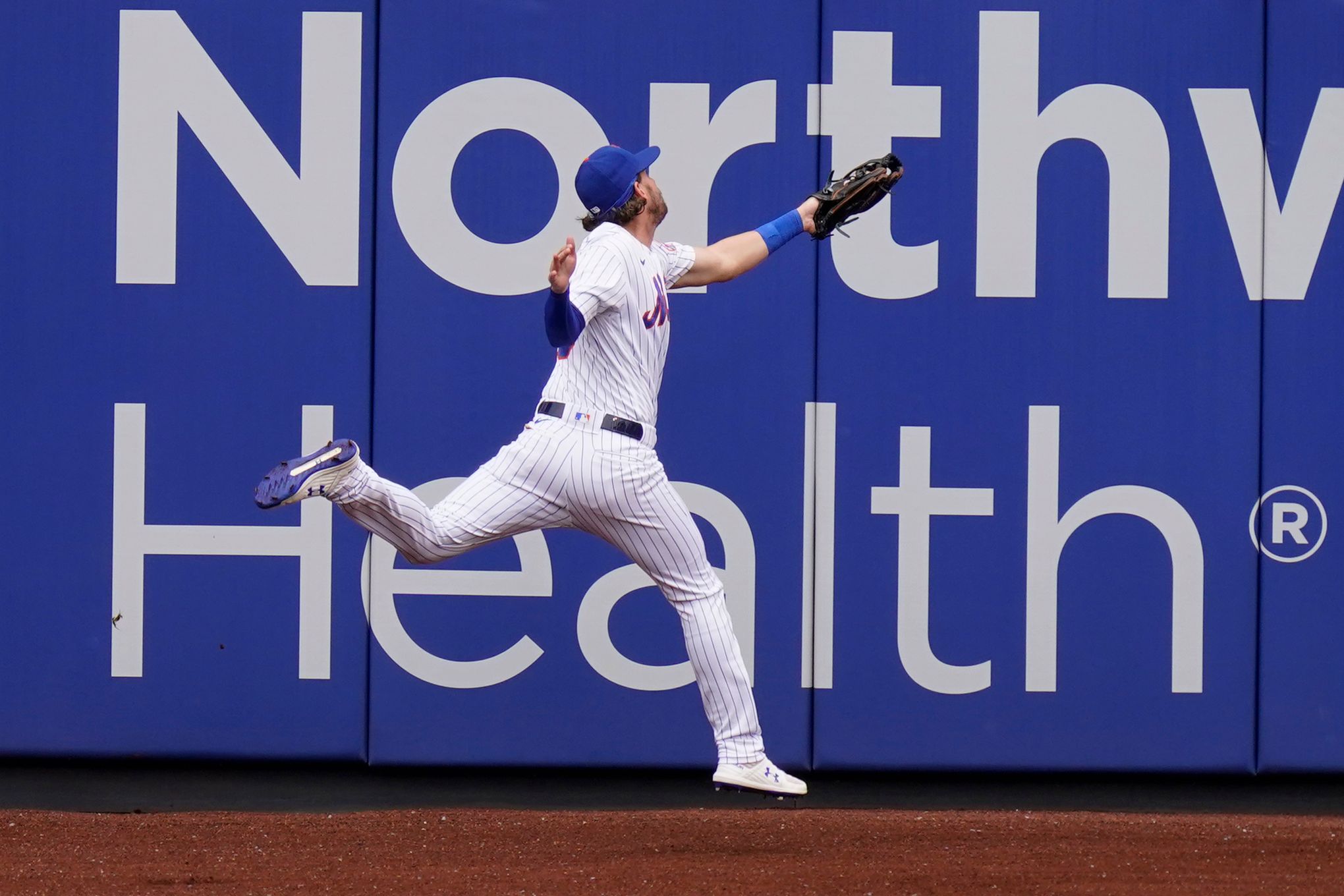 New York Mets' Jeff McNeil Exits Game After Scary Collision With
