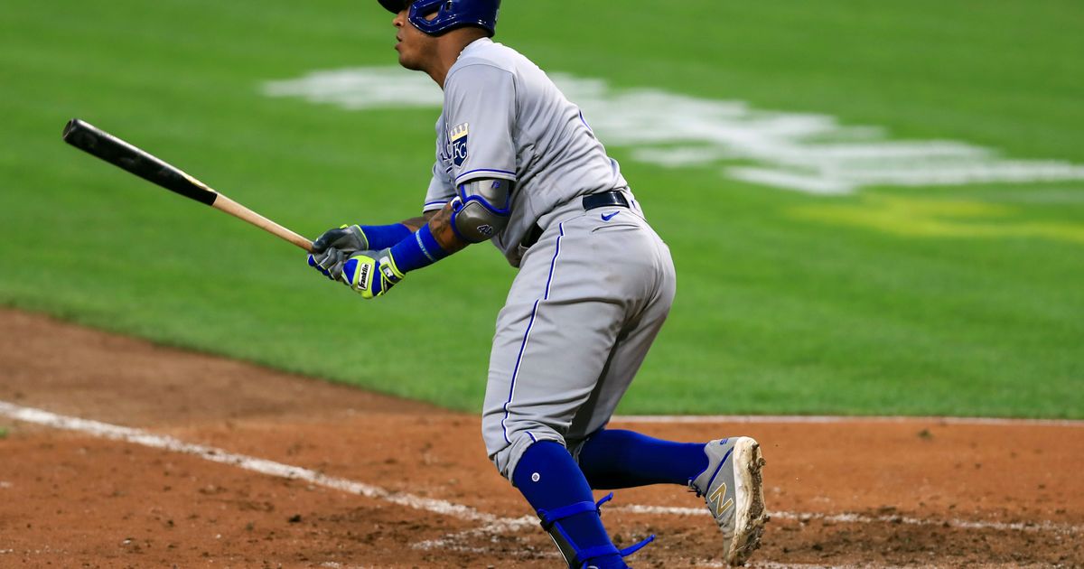 Royals-Brewers: Salvador Perez scratched for blurry vision