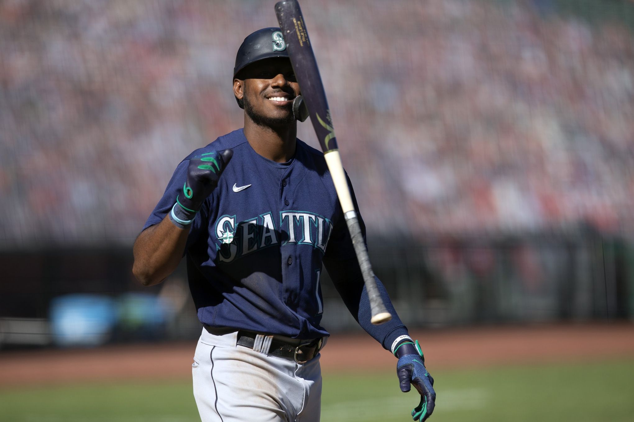 Entering final stretch, Mariners outfielder Kyle Lewis' rookie of the year  chances are still high