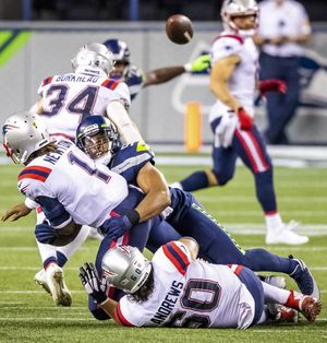 Second-year Seahawks DL L.J. Collier helped save the day on final play  against the Patriots - Field Gulls