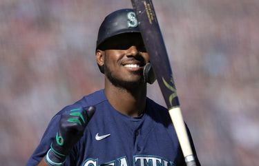 Mariners place Kyle Lewis on IL, activate Marco Gonzales