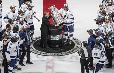 Tampa Bay wins Stanley Cup by blanking Dallas in Game 6