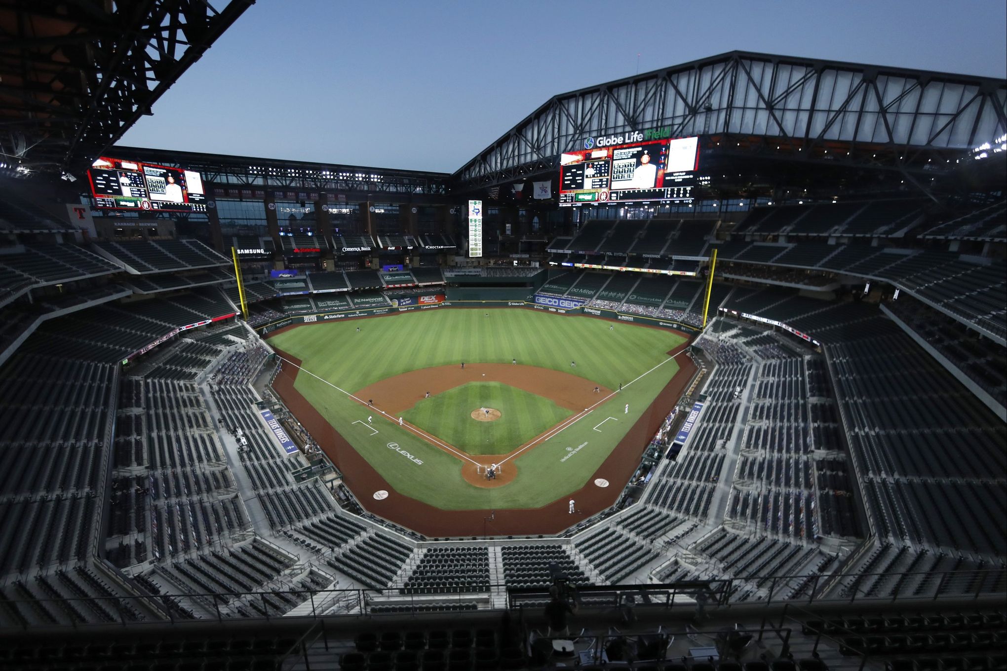 Texas Rangers plan to have full capacity at 40,000-seat Globe Life