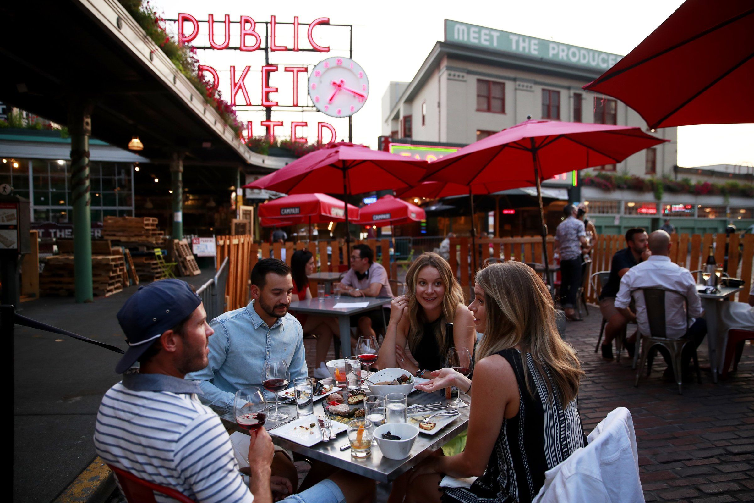 Cafe with outdoor seating new arrivals