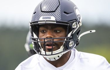 Seahawks put Rasheem Green on injured reserve; Benson Mayowa