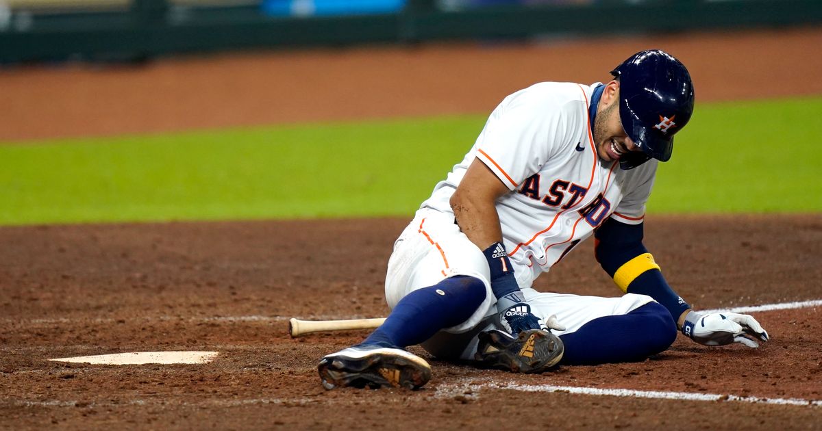 Astros' Correa helped off field with bone bruise after fouling