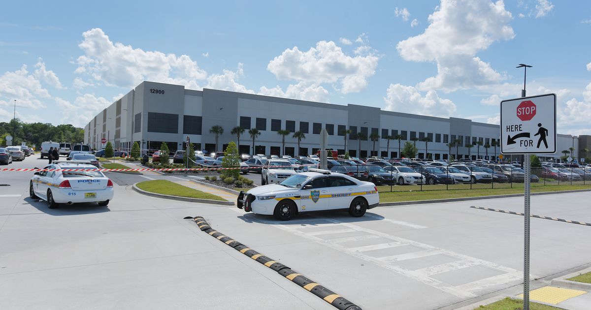 1 killed, 1 injured in shooting at Florida Amazon facility The