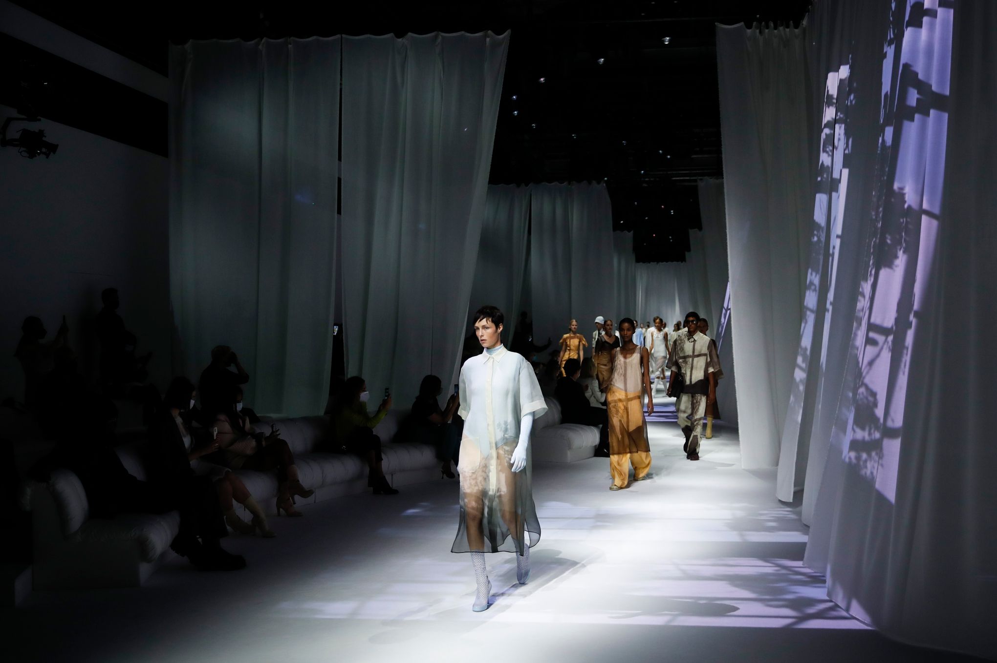 Coronavirus News: Virus Fears for Giorgio Armani Fashion Show - Bloomberg