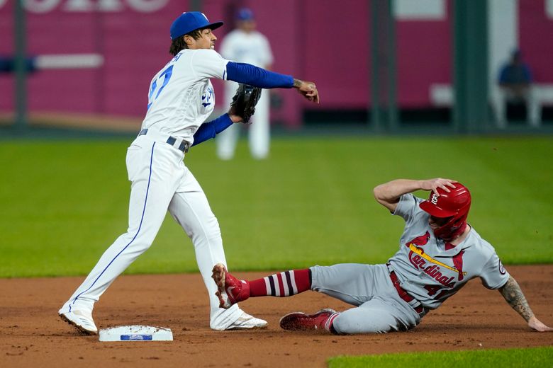 Fowler helps Cubs rally for 5-2 win over Reds