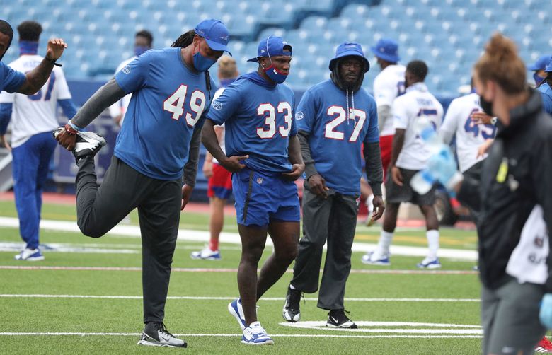 Bills, White agree to extension