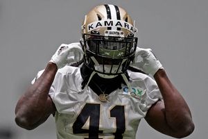 Alvin Kamara returns to practice amid ongoing contract talks with