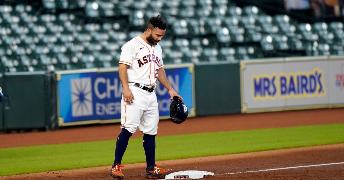Astros' concern focuses on Jose Altuve's right leg