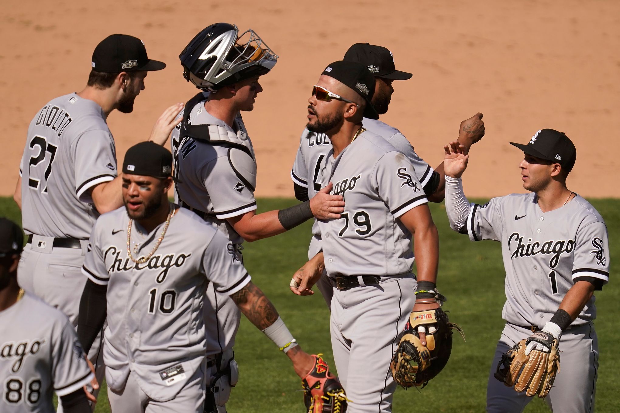 Jose Abreu wants to stay with White Sox: 'I would sign myself