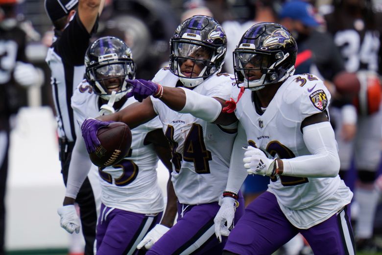 Ravens All-Pro cornerback Humphrey signs 5-year extension