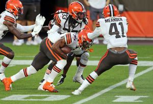 Browns' dress rehersal full of theatrics, little football