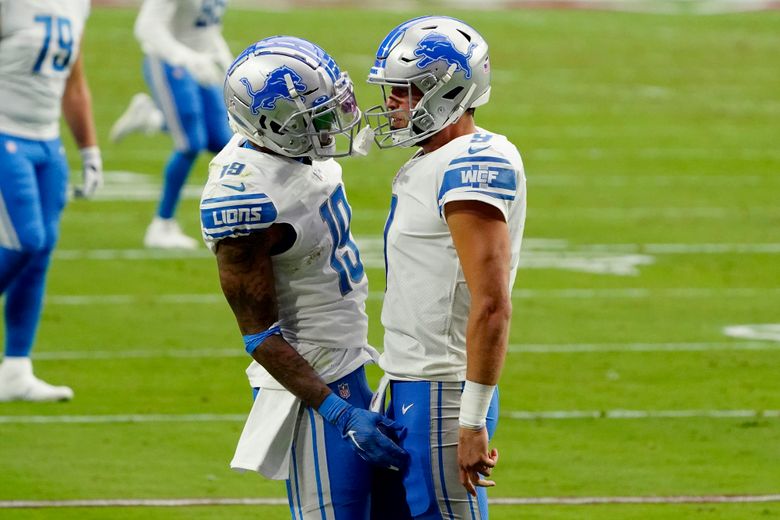 Lions snap 11-game losing streak, beat Cardinals 26-23