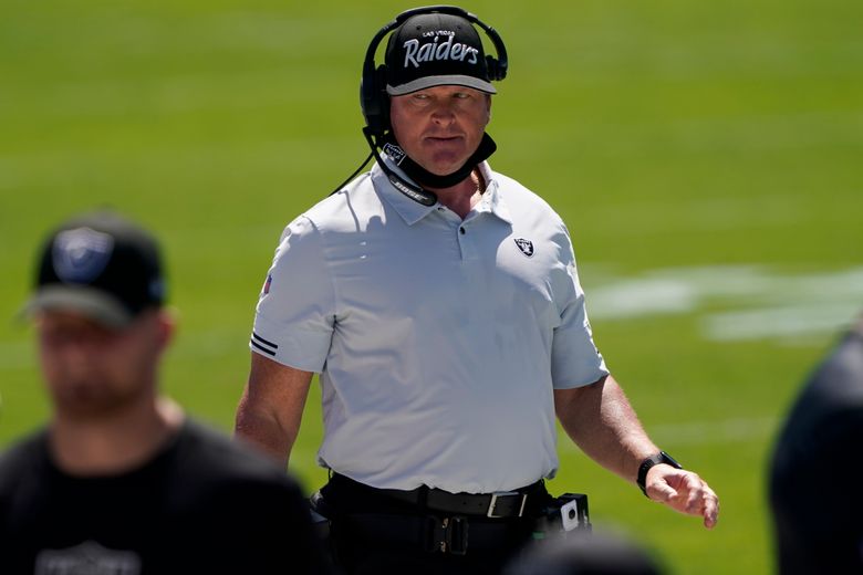 NFL VP of officiating explains ruling behind Pats-Raiders game