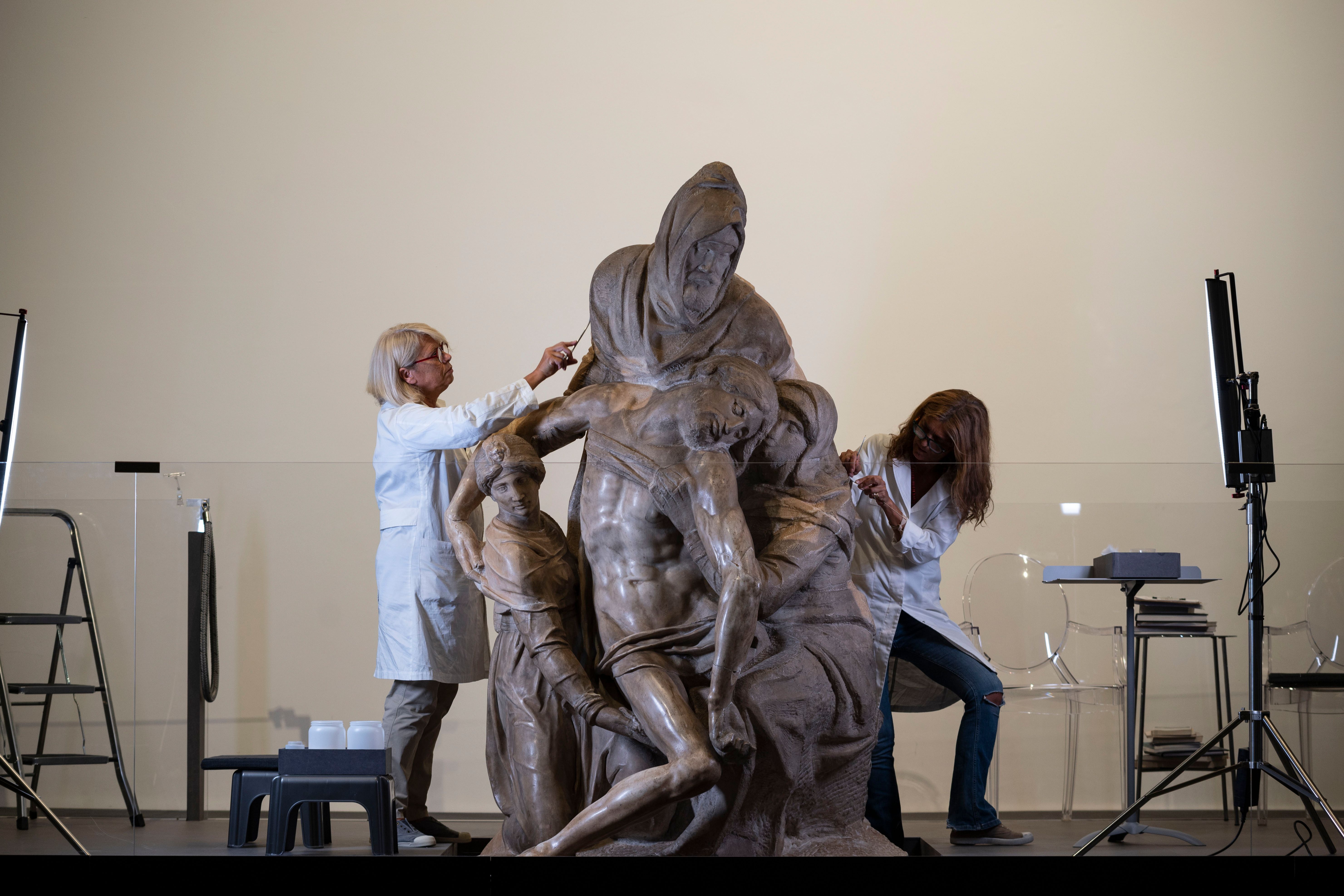 pieta okarina ⅣC Maestro Restorers uncover new details in a Michelangelo Pieta | The