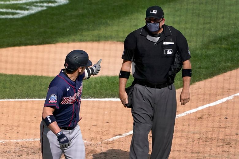 Twins beat White Sox 4-3 in 10 innings on throwing error