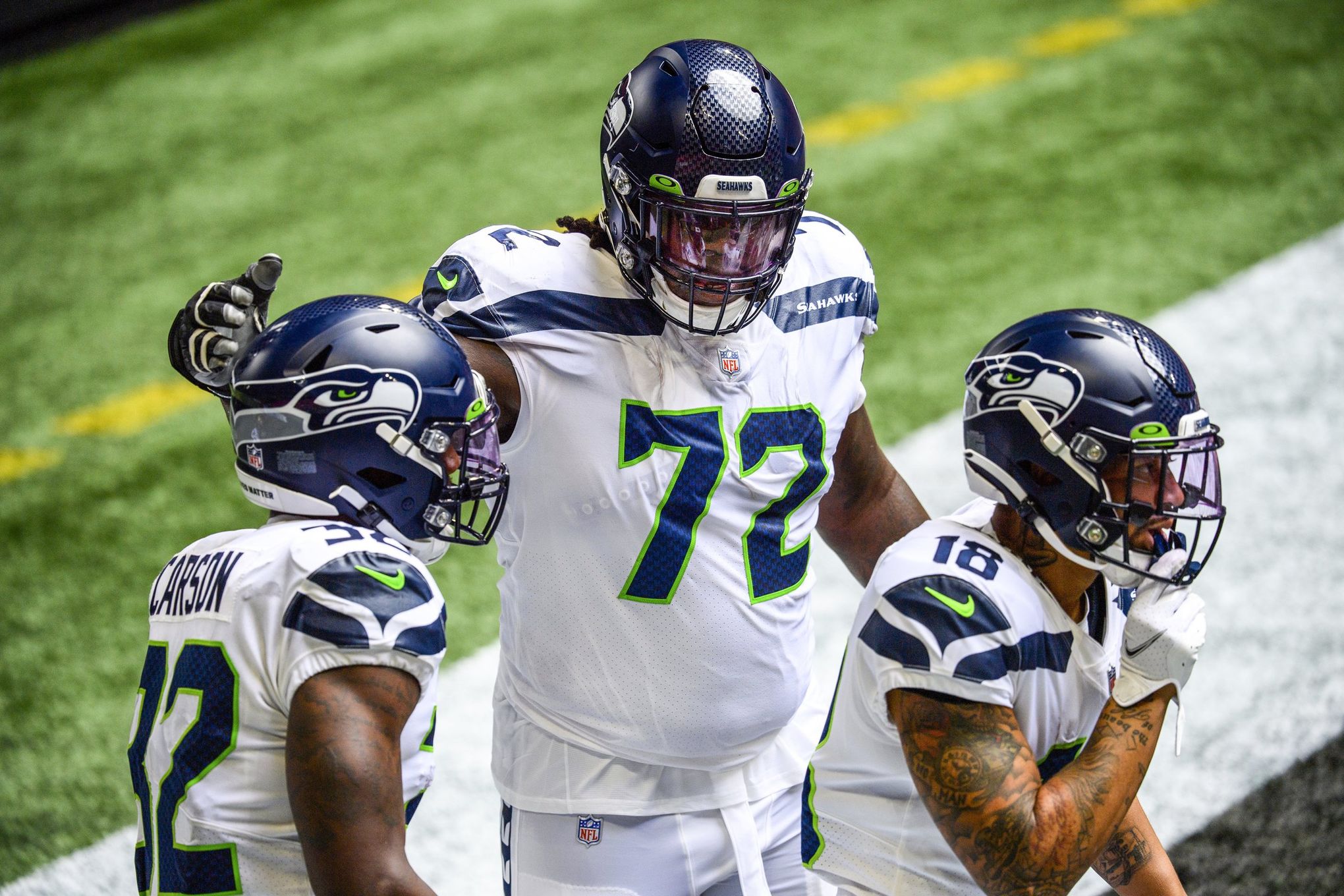 The Seahawks are bullying opponents with 6 offensive linemen at a time 