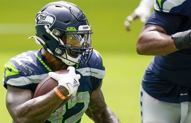 Chris Carson might have 'as good of hands as anybody' on Seahawks