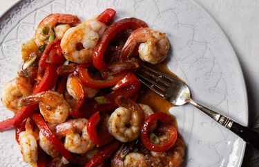Warm up with these 2 Sri Lankan recipes for devilled prawns and coconut ...