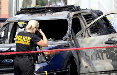 Seattle police officer injured after man allegedly sets patrol vehicle ...