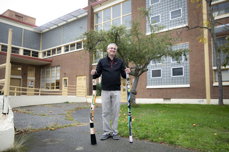 This Seattle teacher uses the didgeridoo to help kids get through online  classes, one breath at a time