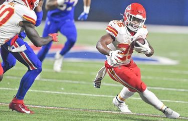 Chiefs, Edwards-Helaire run away with 26-17 win over Bills